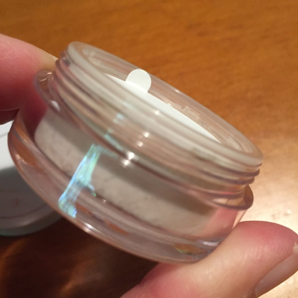 BECCA Hydra-Mist Set & Refresh Powder - Picture 5 of 12
